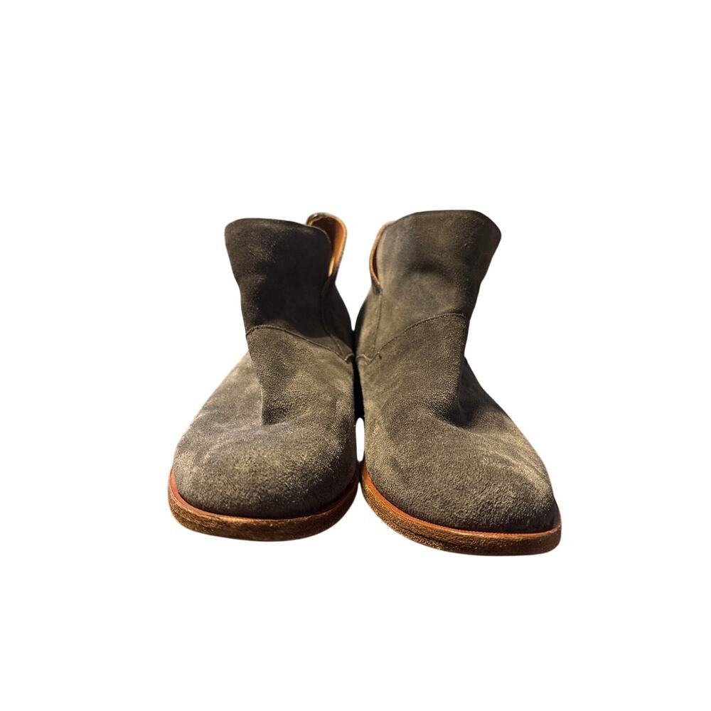 YORK by J. Shoes Gray Suede Chelsea Ankle Boots Women’s – Low Heel – Pre-Owned